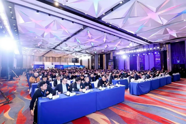 شرکت ما چه راه حل های نوآورانه ای برای پاسخگویی به نیازهای فردی مصرف کنندگان دارد؟